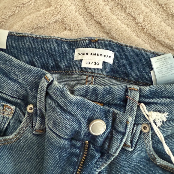Good American Good Classic Slim Fit Stacked Jeans Blue803 | NWT | Size 10 - Picture 5 of 9